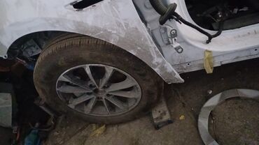Disklər: 4 ədəd BYD QİN Plus diskləri satılır avtomobil sürülmür