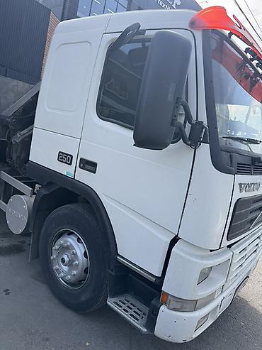 Грузовики: Грузовой бортовой автомобиль Volvo FM7 250 с КМУ Характеристики и — 11