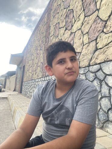 çaplı uşaq leqqinsləri: Boz rəngli kısaqoll futbolka - Rəng: Açıq-boz - Parça: Yüngül