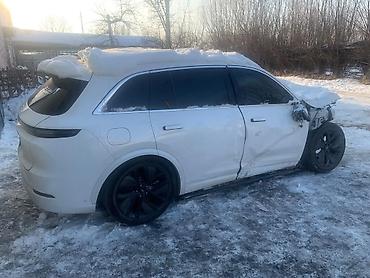 Lixiang: Lixiang L7: 2024 г., 1.5 л, Автомат, Электромобиль, Кроссовер — 2