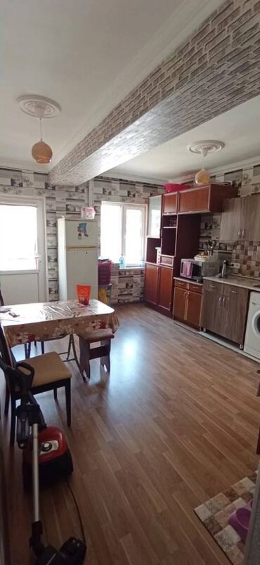 Uzunmüddətli kirayə mənzillər: Çox səliqəlidir və metroya 3 dəq məsafə. Xətai rayonu (Xətai metrosu — 3