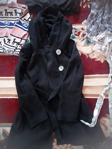 paltolar ve kurtkalar model: Qadın geyimləri dəsti - Uzun, çiyinləri açıq, kəmərli yay donu: açıq — 3