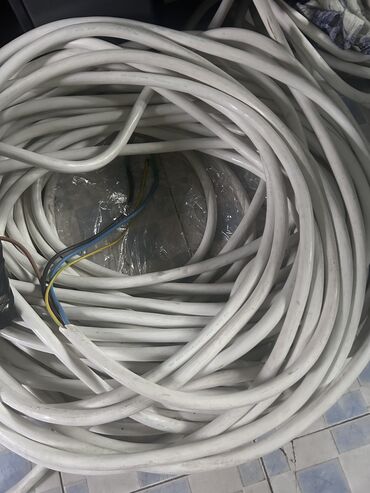 кабель электрические: Продаю электрический медный кабель Характеристика: ПВС 4*16 В наличии