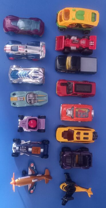 usaq fotosessiyalari: 15 ədəd orginal Hot wheel modellər.
İçlərindən 3 ədədi TH modeldir