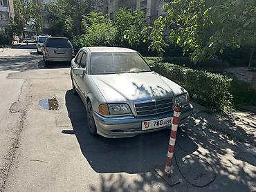 короткий спринтер: Mercedes-Benz C-Class: 1998 г., Седан — 1