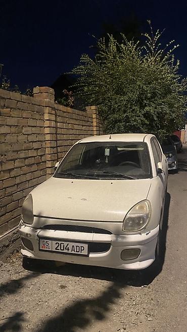 на дайхатцу: Daihatsu Sirion: 2001 г., 1.3 л, Механика, Бензин, Хэтчбэк — 1