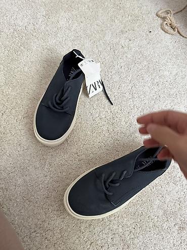 ботинка женская: Детские кеды ZARA - Бренд: ZARA (ярлык на обуви) - Размер: 31 (указан — 3