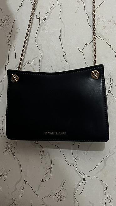 Классические сумки: Сумка Charles & Keith, черная, компактного формата через плечо. - — 5