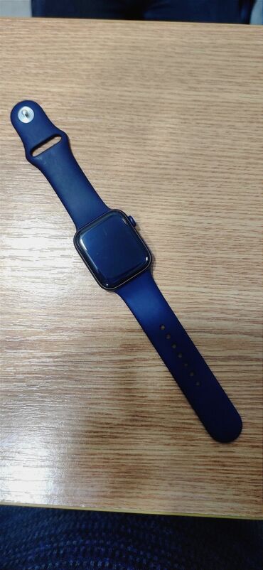 watch 6: Apple Watch Series 6 44 mm Saat ideal vəziyyətdədir,heç bir problemi