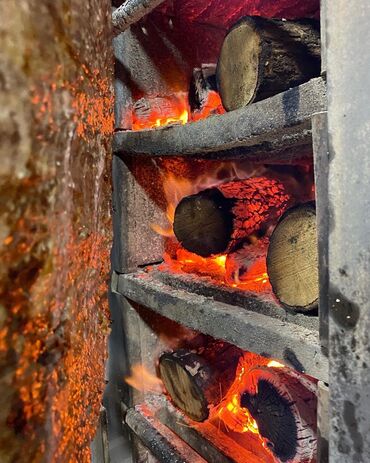 Sifarişlə hazır yeməklər: Məhsul: Odun közündə bişən ət dönər Xüsusiyyətlər: - Şaquli şişdə — 3