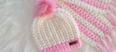 Dəstlər: Əl işi toxunma uşaq geyimləri və aksessuarları. Hər biri sifarişlə — 26