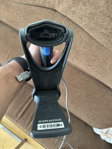 Perodua: Datalogic QuickScan Lite QW2100 barkod skaneri və masaüstü dayağı -