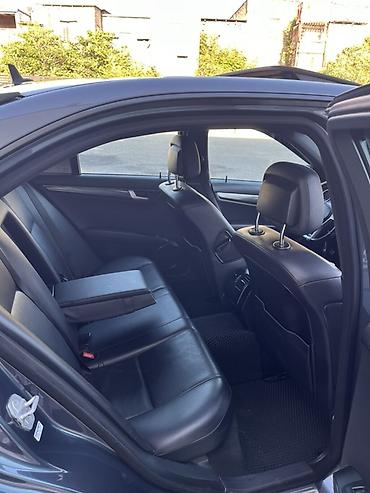 mercedes benz e250: Mercedes-Benz C 250: 2.5 l | 2013 il Sedan — 7