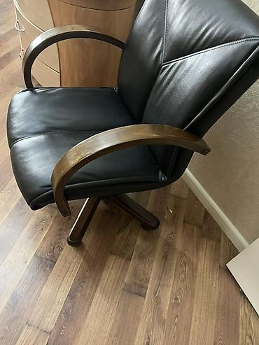Ofis mebeli: Döşənmiş ofis/kreslo stulu - Material: qara süni/eko dəri oturacaq və — 2