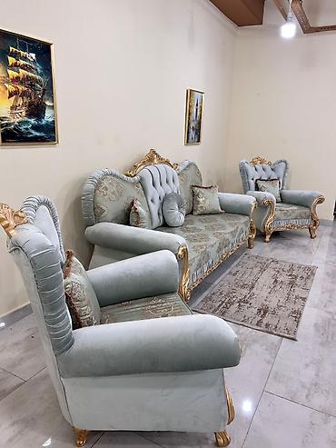 salon divan: Klassik üslubda 3 parçalı dəst – 1 ədəd 3 nəfərlik divan və 2 ədəd — 5