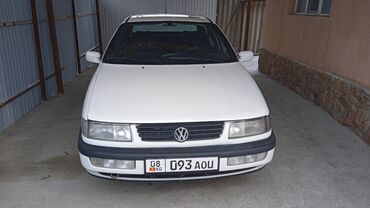 продаю авто в рассрочку бишкек: Volkswagen Passat: 1994 г., 2 л, Механика, Бензин, Хэтчбэк