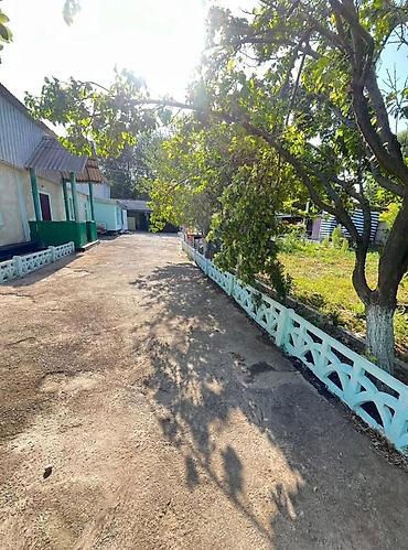 Продажа коттеджей и домов: 6 комнат, 200 м², 15 соток, Бишкек, Собственник — 12