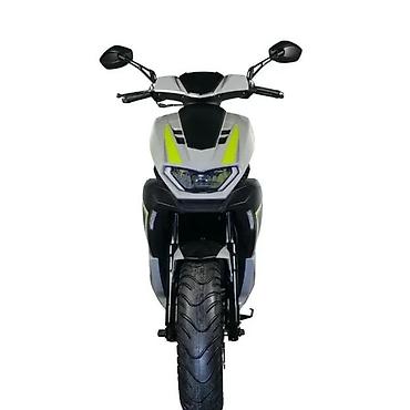Ostali motocikli i skuteri: Sportski skuter 50cc – modern dizajn i agilne performanse - Agregat — 3