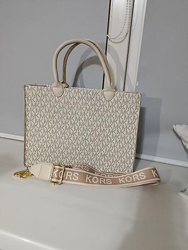 smart folio: Сумка-тоут Michael Kors - Модель: прямоугольный тоут с короткими — 1