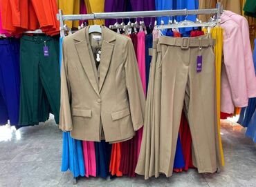 Kompleti: Odela 6000 Rsd
36/38 /40 /42 /44 /46 uplata pa slanje — 9