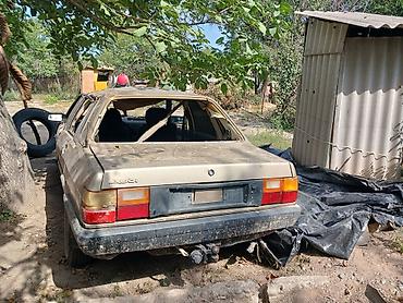 бак ауди 80: Audi 80 (B2) седан, ориентировочно начало/середина 1980‑х, бежевый — 4