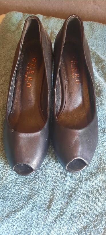 женские классические туфли на танкетке: Туфли, Размер: 37, цвет - Черный, Б/у