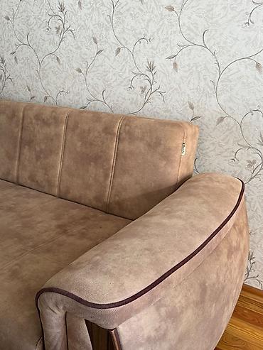 divan kruqlu: Bej rəngli yumşaq divan - Material: Zəngin teksturalı — 3