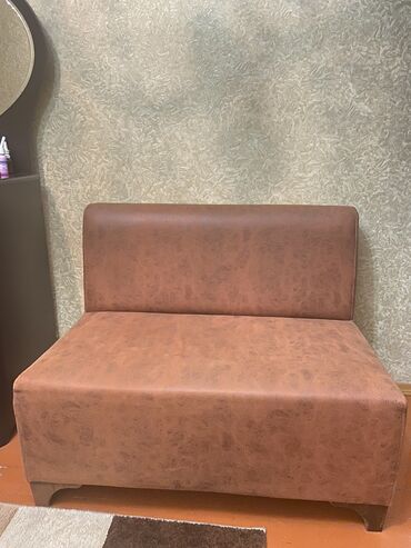 kafe ucun divanlar: Mini-divan, İşlənmiş, Çatdırılma yoxdur