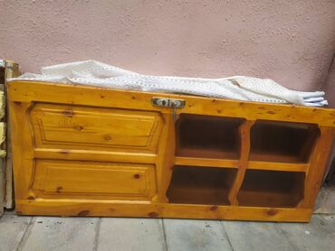 qaplar taxda: 3 ədəd qapıdır. Ölçülər təxmini 2m x 80, 2 x 85. Yaxşı