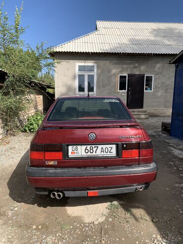 машины в расрочку: Volkswagen Vento: 1993 г., 1.8 л, Механика, Бензин, Седан