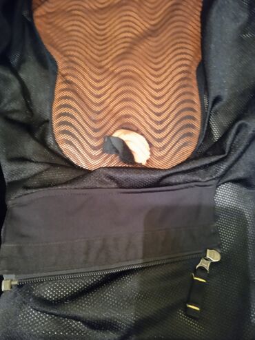 Sportska odeća: Gornji deo odeće, Za odrasle, Upotrebljenо — 12