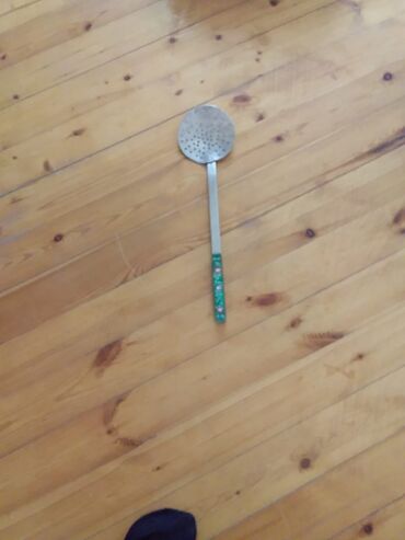 Mətbəx mebeli: Məişət əşyaları dəsti 1) Elektrik yağ radiatoru - Şaquli seksiyalı — 32