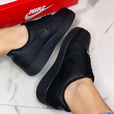 Patike: Nike air force patike

Novo
Brojevi 36 do 46

fb Moja Kupovina 1 — 4