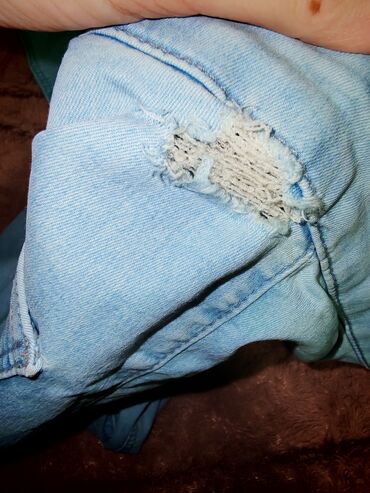 Farmerke: Ženske farmerke – nekoliko para Cena za dva para koju imaju ostecenja — 12