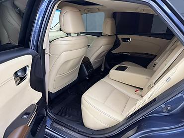 voxy noah: Toyota Avalon: 2017 г., 2.5 л, Вариатор, Гибрид, Седан — 9