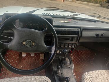 автомобиль фольксваген поло: VAZ (LADA) 4x4 Niva: 1.6 l | 1986 il 85000 km Ofrouder/SUV