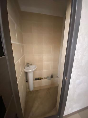 Продажа коттеджей и домов: Продаётся дом с участком 6 соток в районе АУЦА Локация: чуть выше — 8