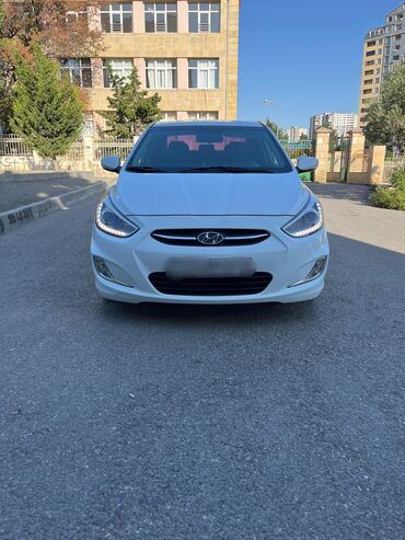 hundai: Hyundai Accent: 1.6 l | 2015 il Sedan