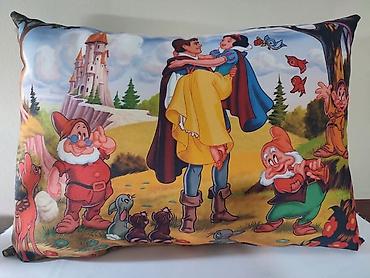 Jastuci: Dimenzije jastuka 45x32 su 1999 din i 32x32 su 1999 din. Dizajn na lalafo.rs — 18 Jastuci: Dimenzije jastuka 45x32 su 1999 din i 32x32 su 1999 din. Dizajn — 18