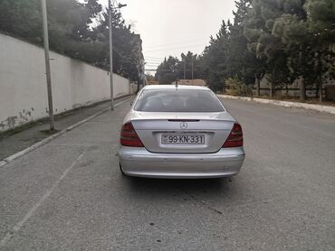 Mercedes-Benz: Mercedes-Benz E-Class (W211) sedan - Gümüş rəng, 4 qapı, klassik — 7