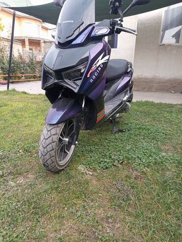 мотоцикл java: Тип скутера 150 куб. см, Бензин