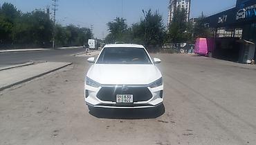 белый dongfeng aeolus e70: BYD Yuan: 2021 г., Вариатор, Электромобиль, Кроссовер — 3