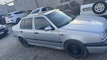 Volkswagen: Volkswagen Vento: 1992 г., 1.8 л, Механика, Бензин, Седан — 3