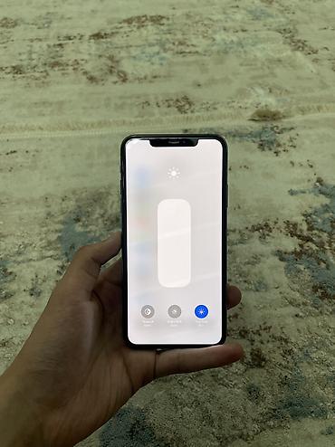 Apple iPhone: IPhone 11 Pro Max, Б/у, 64 ГБ, Space Gray, Зарядное устройство, Защитное стекло, Чехол, 72 % — 4