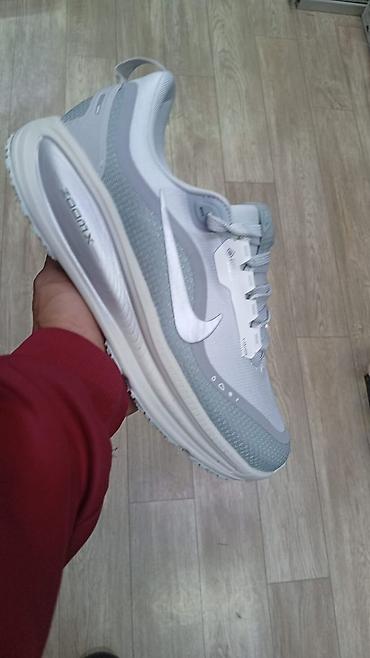 Мужские кроссовки, 42, Nike, Новый, цвет - Серый, Бесплатная доставка