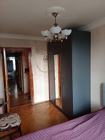 Mənzillər: Bakı, Bakıxanov qəs., 3 otaqlı, Köhnə tikili, 70 kv. m — 4