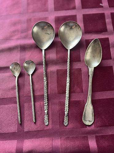 qaşıq dəst: Antik qaşıq dəsti – 5 ədəd - Material: gümüş rəngli metal (üstündə — 2