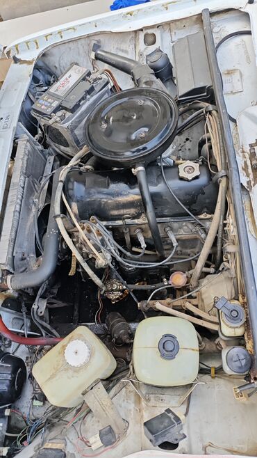 VAZ (LADA): Model: Lada 2107 Kuzov: sedan, ağ rəng Yanacaq: benzin Ötürmə — 6