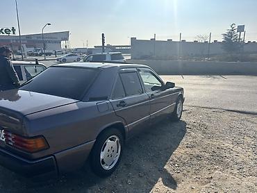 bmw e39 satilir: Mercedes-Benz 190 (W201): 2 l | 1993 il Sedan — 2