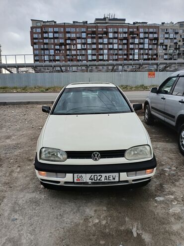 Volkswagen: Volkswagen Golf: 1993 г., 1.6 л, Механика, Бензин, Седан
